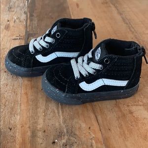 NWOT Vans high-tops; Blck; silver lace, rainbow; 4